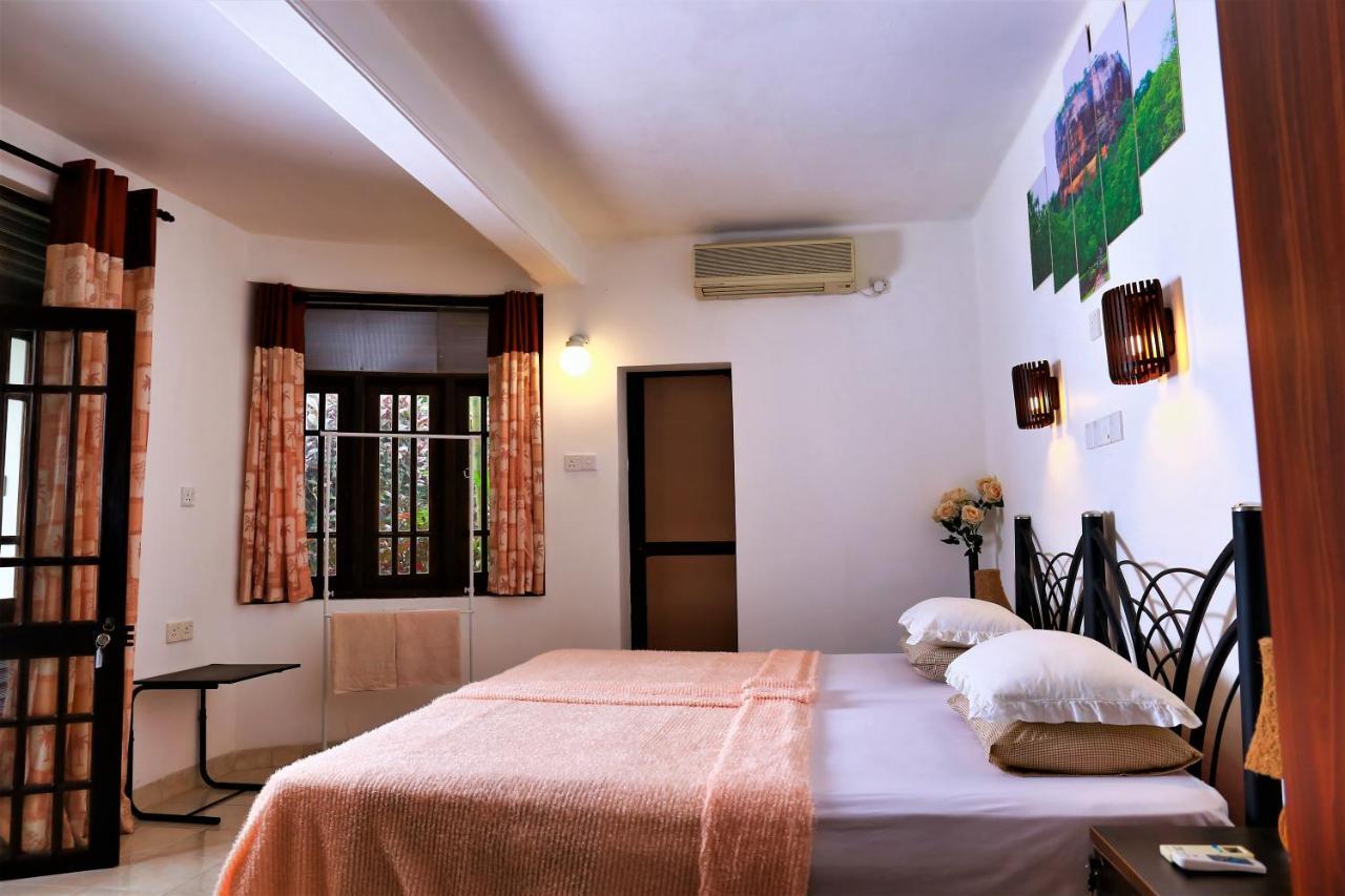 Camellia Dwelling Bed & Breakfast Hikkaduwa Ngoại thất bức ảnh