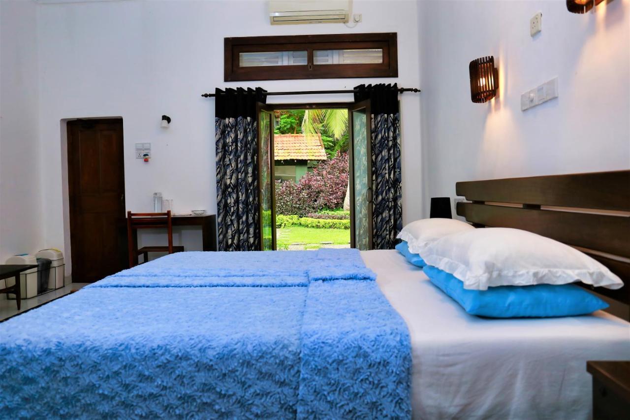 Camellia Dwelling Bed & Breakfast Hikkaduwa Ngoại thất bức ảnh