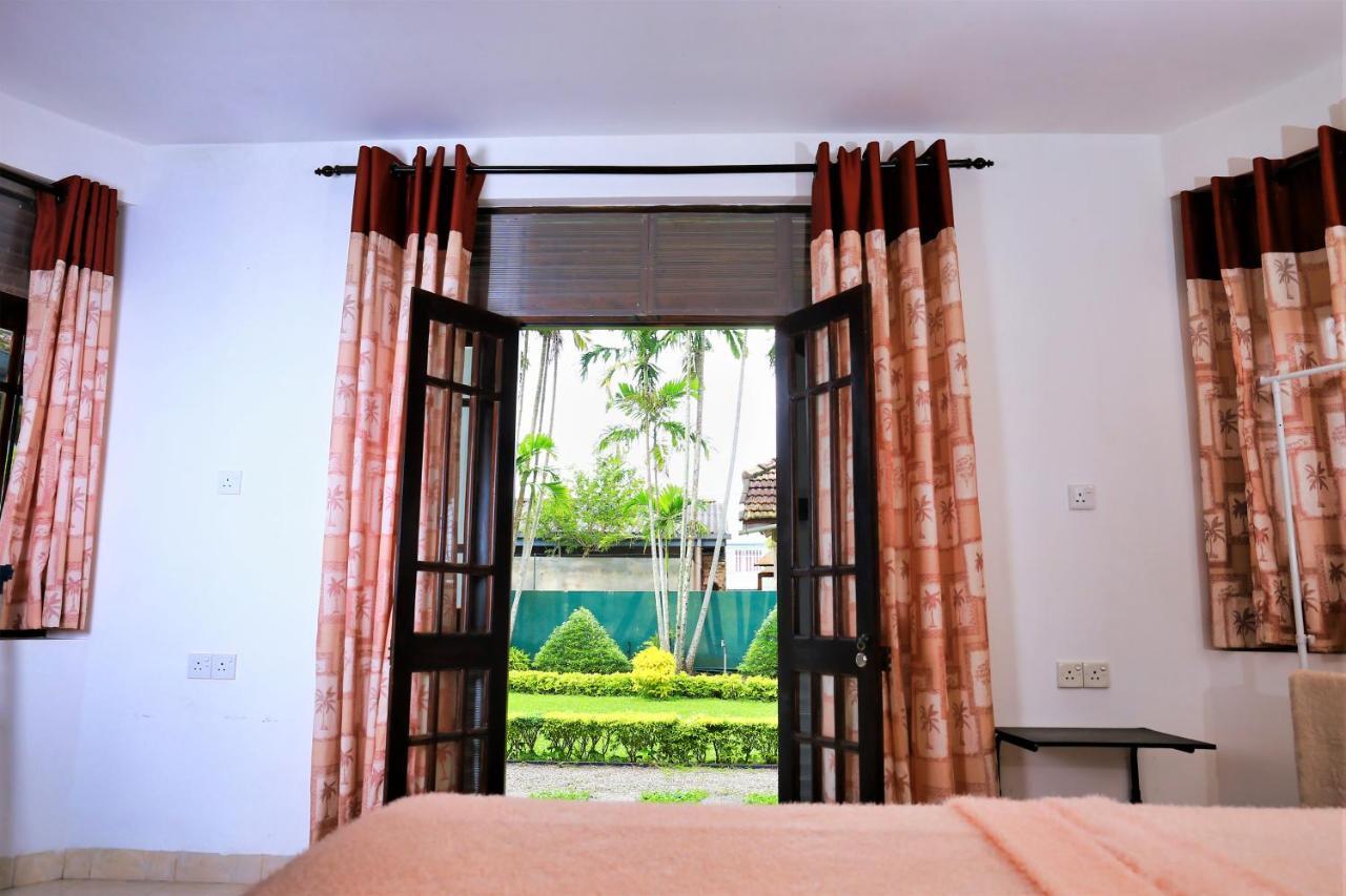 Camellia Dwelling Bed & Breakfast Hikkaduwa Ngoại thất bức ảnh