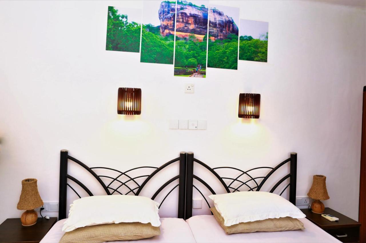 Camellia Dwelling Bed & Breakfast Hikkaduwa Ngoại thất bức ảnh